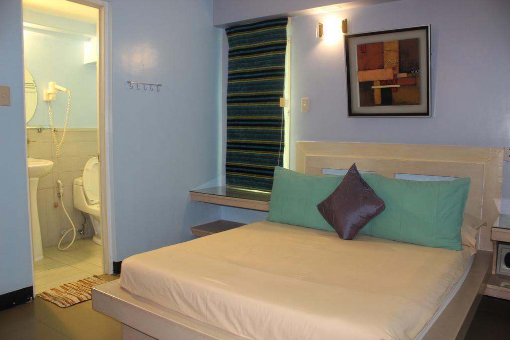 Franchise One Hotel Makati City Zewnętrze zdjęcie